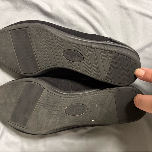 Anne Klein Black wedges - Picture 4 of 4